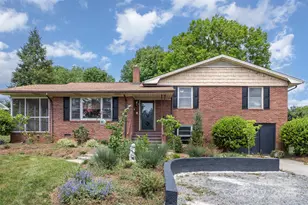 910 E Center Ave, Mooresville, NC 28115 - Photo 6