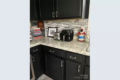 1615 Grovewood Drive, Charlotte, NC 28208 - Photo 4