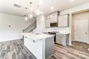 3922 Cheyney Park Dr, Charlotte, NC 28269 - Photo 8