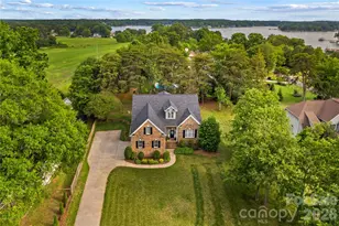 7923 Mountain Shore Dr, Sherrills Ford, NC 28673 - Photo 2