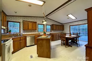 784 Fred Holcombe Rd, Mars Hill, NC 28754 - Photo 10