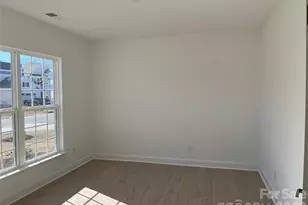 13939 Penbury Ln, Charlotte, NC 28278 - Photo 4