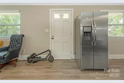 1301 S Kings Drive, Charlotte, NC 28207 - Photo 8