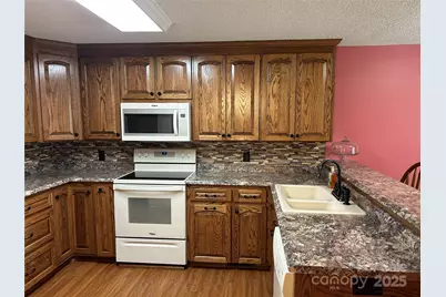 229 Garden Lakes Drive, Blacksburg, SC 29702 - Photo 4