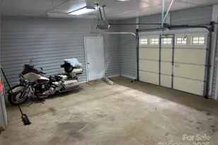 229 Garden Lakes Dr, Blacksburg, SC 29702 - Photo 16