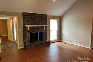 229 Garden Lakes Dr, Blacksburg, SC 29702 - Photo 2