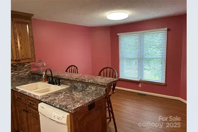 229 Garden Lakes Drive, Blacksburg, SC 29702 - Photo 6