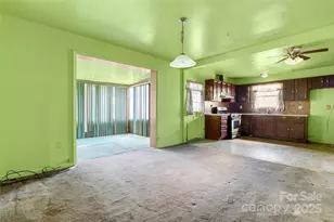 728 Dedmon Dr, Charlotte, NC 28216 - Photo 18