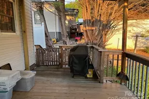 70 3rd St, Marion, NC 28752 - Photo 16