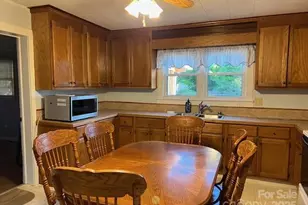 70 3rd St, Marion, NC 28752 - Photo 6