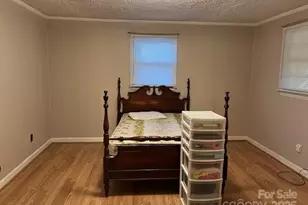 70 3rd St, Marion, NC 28752 - Photo 14