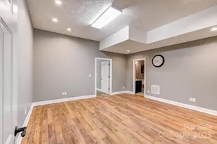 208 Bragg Ct, Hendersonville, NC 28792 - Photo 26