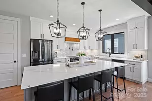 32 Taylor Mountain Rd, Candler, NC 28715 - Photo 12