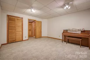 1521 Old Jonas Ridge Rd, Newland, NC 28657 - Photo 28