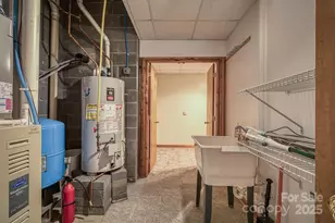 1521 Old Jonas Ridge Rd, Newland, NC 28657 - Photo 32