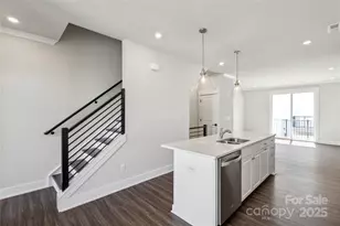 2013 Clarksdale Dr, Charlotte, NC 28206 - Photo 2