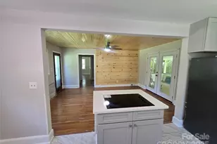 1733 Merry Oaks Rd, Charlotte, NC 28205 - Photo 8