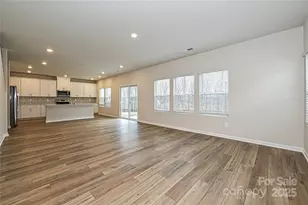 2159 Sunflower Cir, Newton, NC 28658 - Photo 4