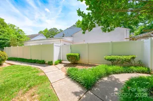 7129 Stonington Ln, Charlotte, NC 28227 - Photo 2