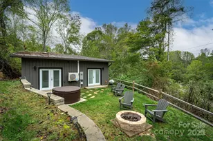 25 Nelon Rd, Asheville, NC 28804 - Photo 2