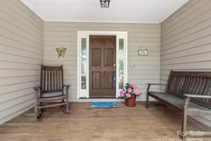 17501 Youngblood Rd, Charlotte, NC 28278 - Photo 2