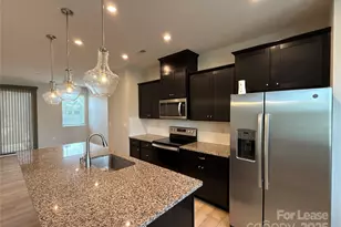 1110 Keydet Dr, Charlotte, NC 28216 - Photo 6