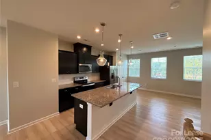 1110 Keydet Dr, Charlotte, NC 28216 - Photo 4