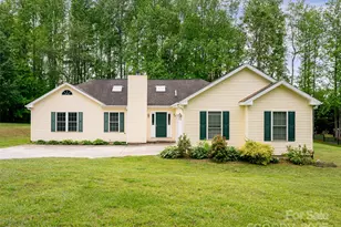 88 Star Point Dr, Hendersonville, NC 28792 - Photo 2