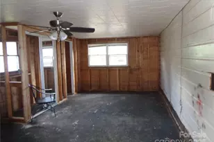 252 Rogers St, Waynesville, NC 28786 - Photo 6