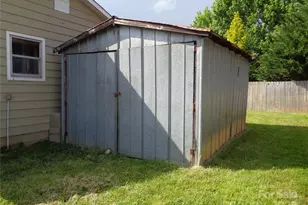 252 Rogers St, Waynesville, NC 28786 - Photo 14