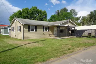 252 Rogers St, Waynesville, NC 28786 - Photo 1