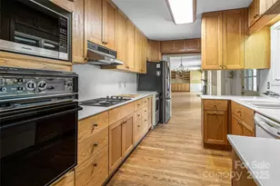 426 Vanderbilt Rd, Asheville, NC 28803 - Photo 16