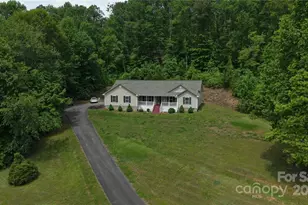 207 Lakeview Dr, Marion, NC 28752 - Photo 2