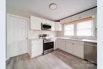 2123 W Sixth Avenue, Gastonia, NC 28052 - Photo 4