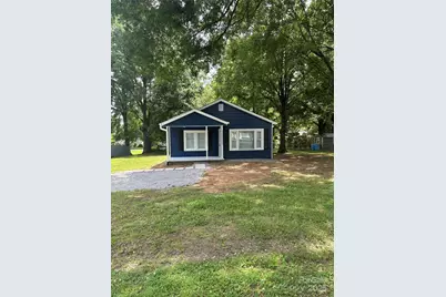 2123 W Sixth Avenue, Gastonia, NC 28052 - Photo 2
