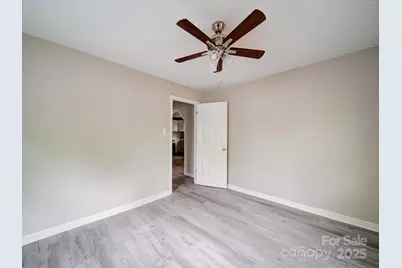 2123 W Sixth Avenue, Gastonia, NC 28052 - Photo 18
