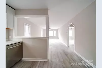 2123 W Sixth Avenue, Gastonia, NC 28052 - Photo 6