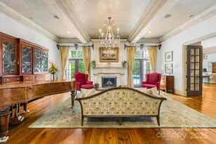 4523 Fox Brook Ln, Charlotte, NC 28211 - Photo 6