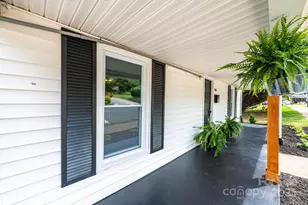 210 W 15th St, Newton, NC 28658 - Photo 2