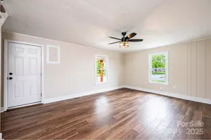 210 W 15th St, Newton, NC 28658 - Photo 10