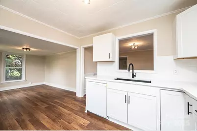 210 W 15th Street, Newton, NC 28658 - Photo 14