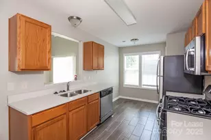 8618 Sawleaf Ct, Charlotte, NC 28215 - Photo 8