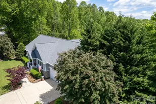 105 Spring Path, Hendersonville, NC 28739 - Photo 6