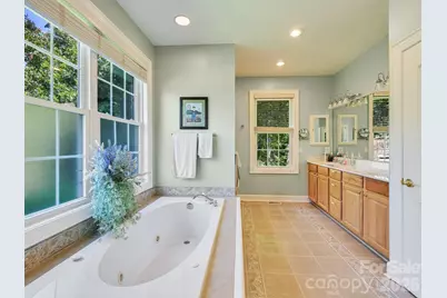 105 Spring Path, Hendersonville, NC 28739 - Photo 28