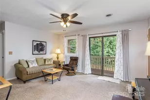 103 Oakwood Pl, Hendersonville, NC 28792 - Photo 2