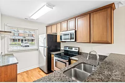 1215 Green Oaks Lane #H, Charlotte, NC 28205 - Photo 10