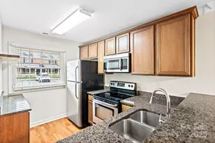 1215 Green Oaks Ln, Charlotte, NC 28205 - Photo 10