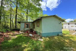 630 Deerchase Cir, Cedar Mountain, NC 28718 - Photo 10