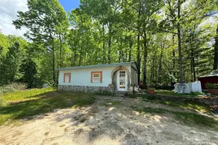 630 Deerchase Cir, Cedar Mountain, NC 28718 - Photo 8