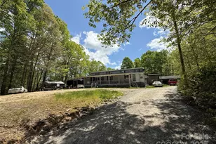 630 Deerchase Cir, Cedar Mountain, NC 28718 - Photo 2